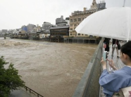 В Японии из-за дождей эвакуировали уже 160 тыс. людей