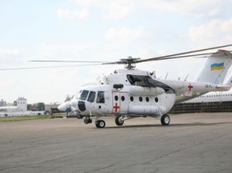 В Днепр на вертолете доставили бойца с тяжелыми ранениями