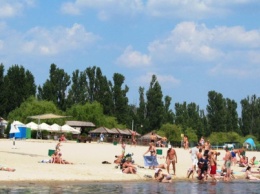 Один из самых грязных пляжей Кременчуга и Украины начнут чистить на следующей неделе