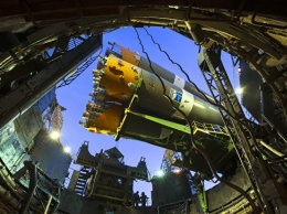 Ракету с кораблем "Прогресс МС-09" установили на стартовый стол "Байконура"
