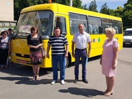 Ключи от нового автобуса получила школа № 1 в Бериславе