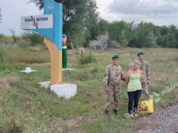 Дама в шляпе пыталась незаконно пересечь границу в районе Одесской области
