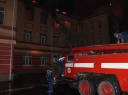 В Балте молния попала в школу: сгорело три класса и крыша здания