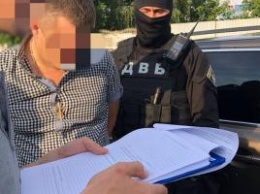 Полковника полиции в Луцке задержали на взятке в 3 тысячи долларов