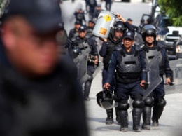 Группа бандитов расстреляла полицейских в Мексике и скрылась, есть жертвы