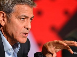 Актер Джордж Клуни попал в серьезное ДТП - в сети появилось видео аварии