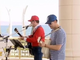 Президент Туркменистана записал с внуком рэп (видео)