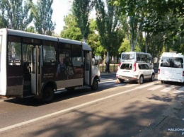 ДТП в Николаеве: маршрутка столкнулась с легковушкой, есть пострадавшие