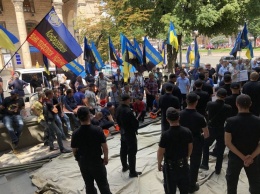 Волынец заявил, что полиция оттеснила протестующих против Насалика шахтеров от здания Минэнерго и отобрала у них палатки