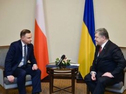 Порошенко и Дуда обсудили на саммите НАТО роль УПА в отношениях Украины и Польши