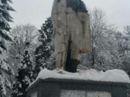 В Стрые к трем годам тюрьмы приговорили мужчину, сдавшего на металлолом голову памятника Шевченко