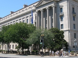 US DoJ обвиняет 12 российских официальных лиц в вмешательстве с использованием криптовалютных средств