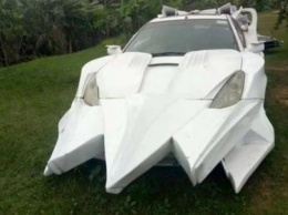 В Уганде из Toyota Celica построили нелепый линкор-монстр