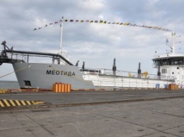 Земснаряд "Меотида" завершил дноуглубление в Бердянском порту