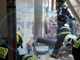 Трое гастарбайтеров с Украины оказались под завалами дома в Праге