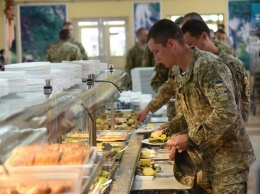 Чем кормят украинских бойцов: что выяснила комиссия Министерства обороны, заглянув на армейские склады