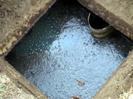 В Запорожской области маленькая девочка провалилась в выгребную яму