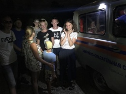 Спасатели нашли в Новом Свете заблудившуюся группу туристов из девяти человек, включая четырех детей