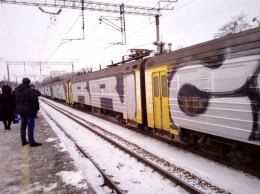 Дикий Запад в Украине: банды хулиганов толпой атакуют пассажиров поездов