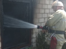 В Царичанском районе горел частный дом (ФОТО)
