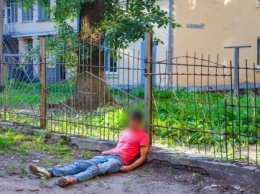 В Днепре на заборе детского садика повесился 30-летний мужчина