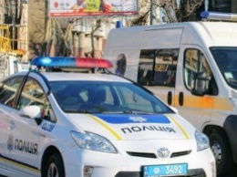 Разбила авто и сняла юбку: пьяная полицейская устроила беспредел в Одессе (видео)