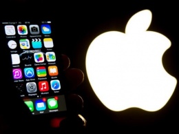 Apple достигла рекордной капитализации в 1 триллион долларов - Bloomberg