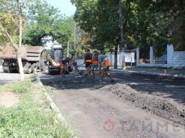 В Белгороде-Днестровском дороги ремонтирует подрядчик с сомнительной историей