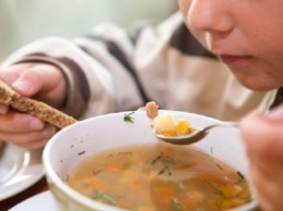 Сельсовет на Херсонщине обязали кормить детей из социально незащищенных семей бесплатно