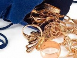 В Днепре 20-летняя девушка за кражу золотых украшений, проведет за решеткой более 4 лет