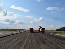 В аэропорту Черкассы начали капитальный ремонт взлетно-посадочной полосы