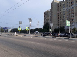 В поселке Грэсовский на пешеходном переходе установили новый светофор