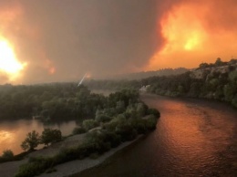 В Калифорнии самый масштабный пожар в истории штата: из Лос-Анджелеса эвакуируют 20 тысяч человек