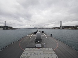 Россия встретила американский эсминец в Черном море учебным ракетным ударом