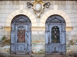Двенадцать самых интересных дверей восстановят в Одессе
