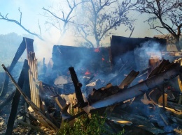 На Николаевщине 4 раза возникали пожары в частном секторе: горело хозяйственное здание и сеновал