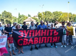 Активисты и жители области требуют от губернатора остановить работу «вредного» предприятия (фото)