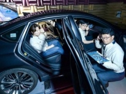 Слева - Винник, справа - Павлик: пассажиры в Hyundai смогут слушать разную музыку
