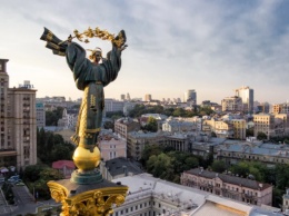 Над Киевом заметили летающие военные истребители, жители шокированы