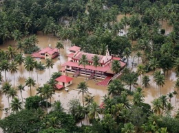 В Индии мощнейшее наводнение, число погибших превышает 300 человек