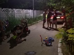 В Олешках автомобиль наехал на ногу 4-летнему ребенку