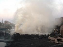 Экологическое ЧП в Запорожье: на предприятии по переработке резины бушевал гигантский пожар