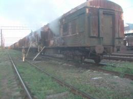 Пассажирский вагон вспыхнул в Харькове: первые подробности
