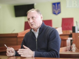 Суд разрешил заочное расследование в отношении бывшей верхушки Луганской области