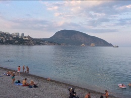 А б*ндеровцов смогли найти! В сети появились новые фото пустующих пляжей Крыма