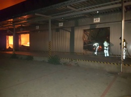 В Мукачево произошел масштабный пожар на складе "Новой почты"