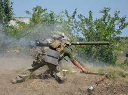 Боевики продолжают применять артиллерию и крупнокалиберные минометы в зоне проведения ООС, - Минобороны