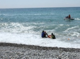 В Крыму снова на воде спасли двоих