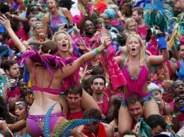 На крупнейшем карнавале Европы задержали более 370 человек и изъяли десятки стволов