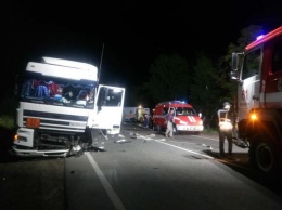 На Львовщине водитель легковушки погиб после столкновения с бензовозом (ФОТО)